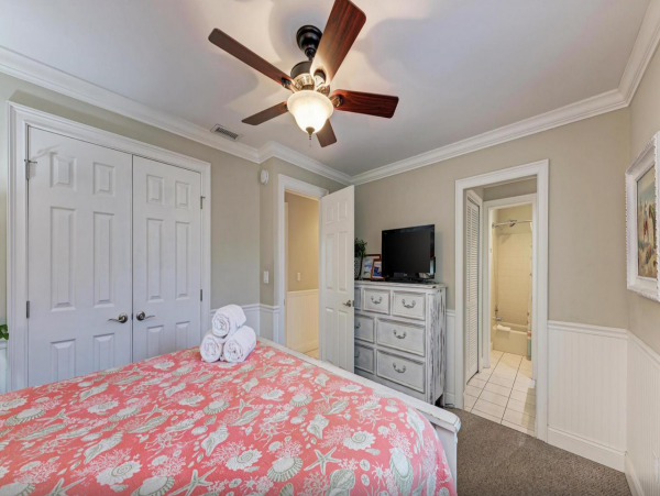 Holmes Beach Vacation Rental with Heated Pool & Spa – Steps to Gulf
